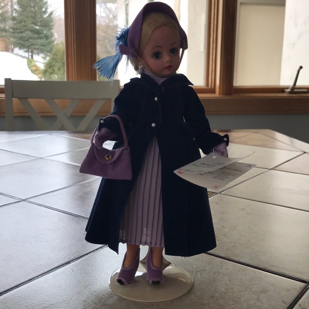 Madam Aleksander “Parisian Chic 1940” doll